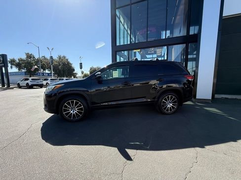 Used 2018 Toyota Highlander SE AWD/4WD image 7