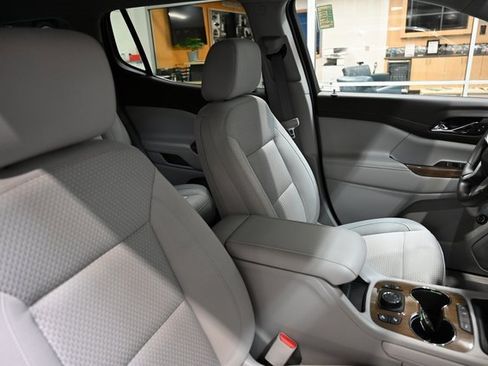 Used 2023 GMC Acadia SLE w/ Driver Convenience Package image 8