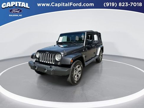 Used 2017 Jeep Wrangler Unlimited Sahara w/ Connectivity Group AWD/4WD image 4
