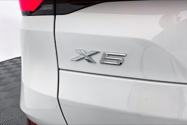 Used 2024 BMW X5 xDrive40i w/ Premium Package AWD/4WD image 18