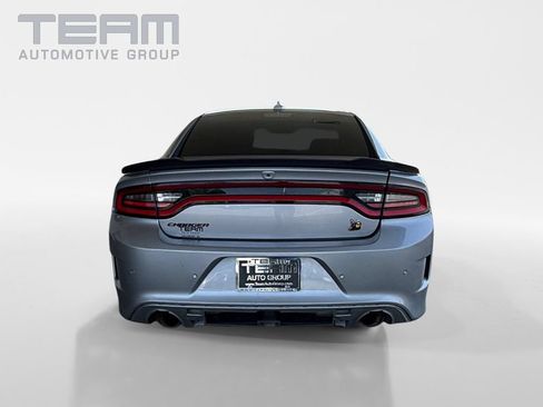 Used 2016 Dodge Charger R/T Scat Pack w/ Technology Group RWD image 6