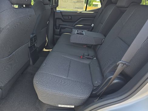 New 2026 Toyota 4Runner SR5 AWD/4WD image 17