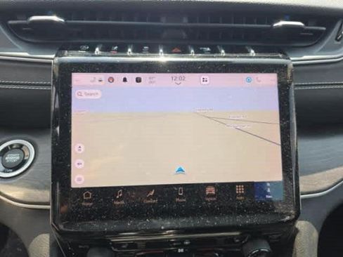 Used 2023 Jeep Grand Cherokee Limited AWD/4WD image 10