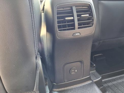 Certified 2022 Ford Escape Titanium AWD/4WD image 27