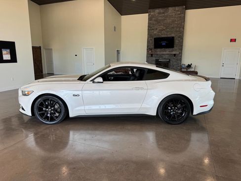 Used 2017 Ford Mustang GT Premium w/ Black Accent Package RWD image 3