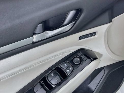 Used 2020 Nissan Altima 2.0 Platinum FWD image 19