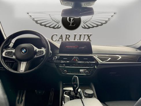 Used 2019 BMW 530e w/ M Sport Package image 11