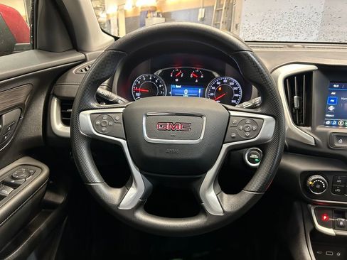 Used 2024 GMC Terrain SLE image 10
