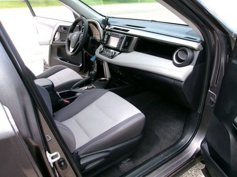 Used 2013 Toyota RAV4 XLE AWD/4WD image 12