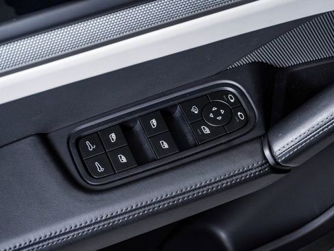 Certified 2025 Porsche Cayenne Coupe image 26