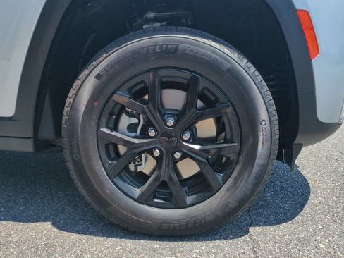 New 2026 Jeep Grand Cherokee L 4WD image 11