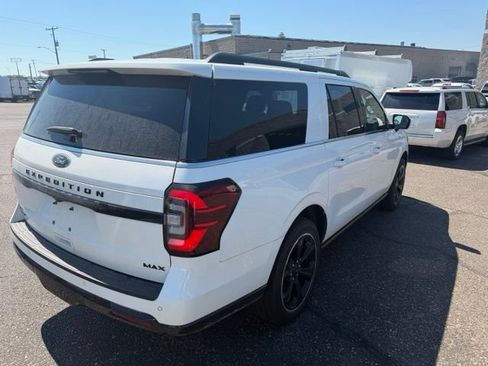 Used 2023 Ford Expedition Max Limited AWD/4WD image 3
