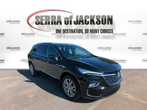 Used 2023 Buick Enclave Premium FWD image 2