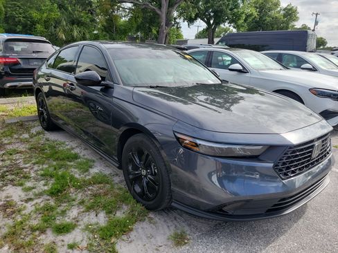 Used 2025 Honda Accord SE image 2