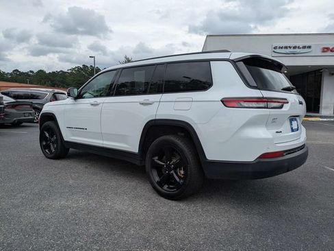 Used 2023 Jeep Grand Cherokee L Laredo AWD/4WD image 6