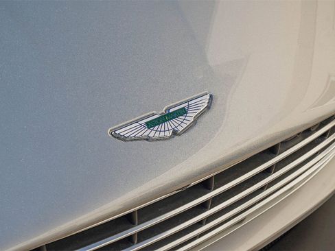 Used 2020 Aston Martin DB11 Volante image 14