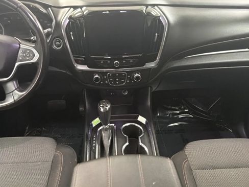 Used 2018 Chevrolet Traverse LT FWD image 16