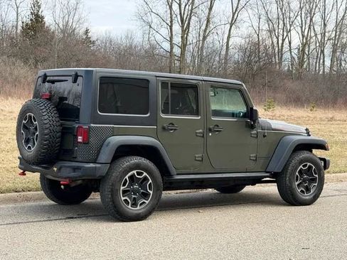 Used 2016 Jeep Wrangler Unlimited Rubicon image 40