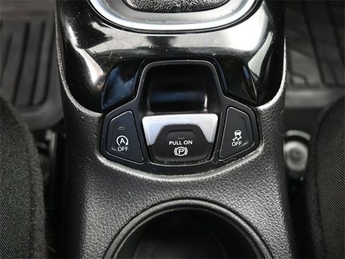 Used 2018 Jeep Compass Altitude image 25