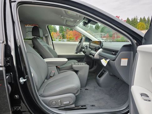 New 2025 Hyundai Ioniq 5 SEL image 10