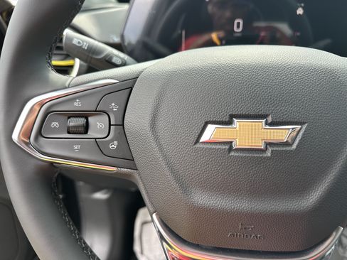 Used 2025 Chevrolet Trax LT w/ Driver Confidence Package FWD image 24