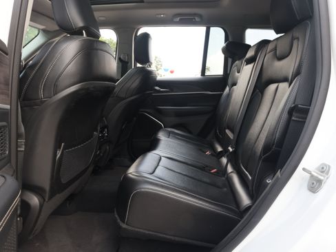 Used 2024 Jeep Grand Cherokee Limited 4xe AWD/4WD image 12