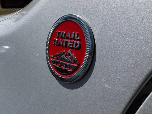 Used 2016 Jeep Renegade Trailhawk AWD/4WD image 32