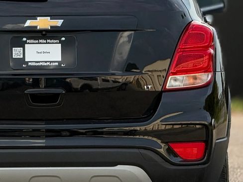 Used 2019 Chevrolet Trax LT w/ LT Convenience Package AWD/4WD image 14