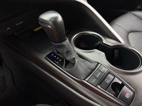 Used 2024 Toyota Camry XSE FWD image 17