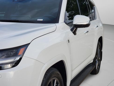 Used 2024 Lexus LX 600 F Sport AWD/4WD image 36