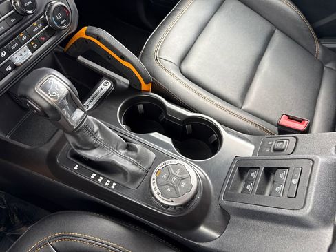 Used 2024 Ford Bronco Badlands image 24