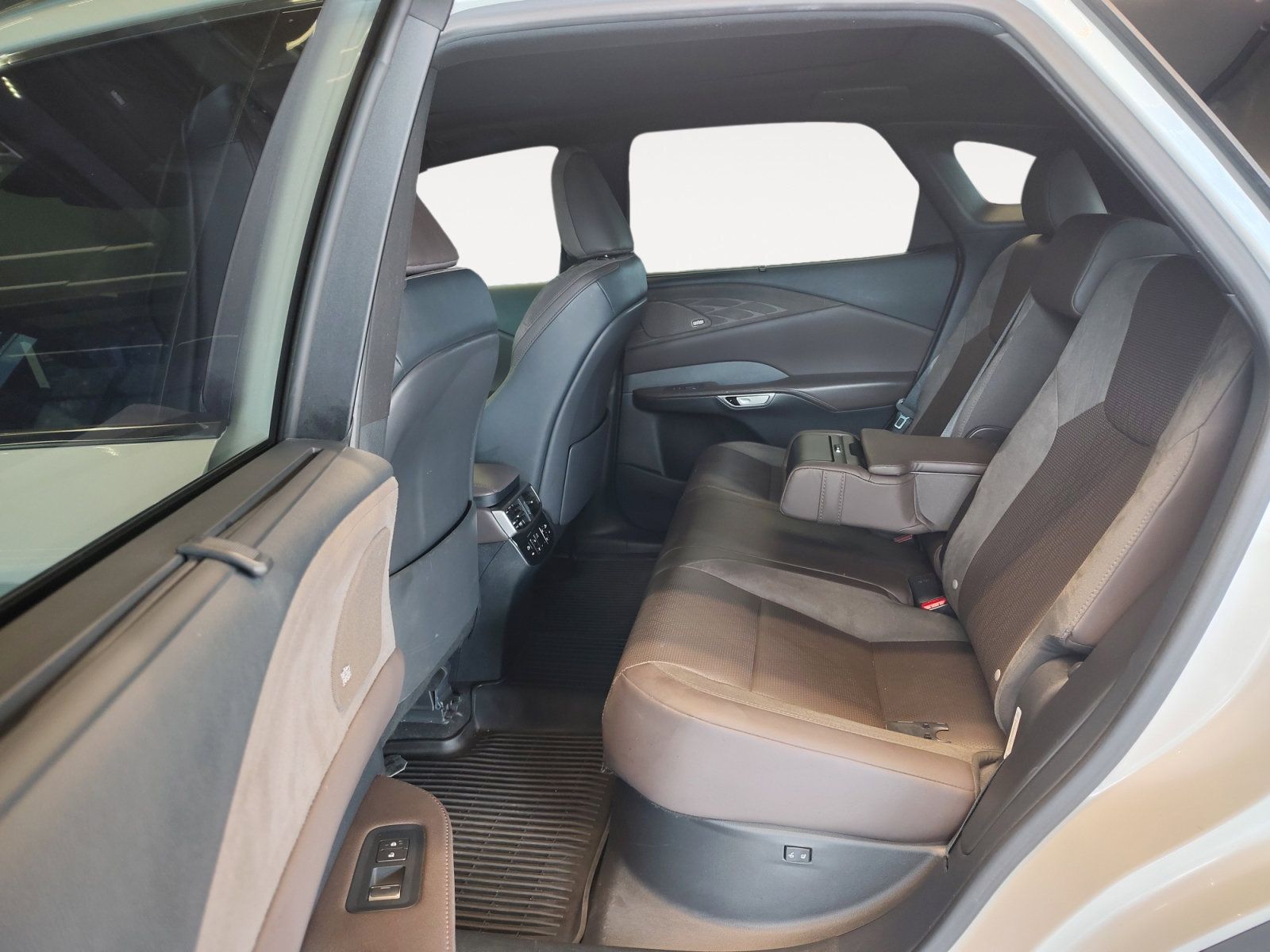Used 2023 Lexus RX 350 FWD w/ Cold Area Package image 24
