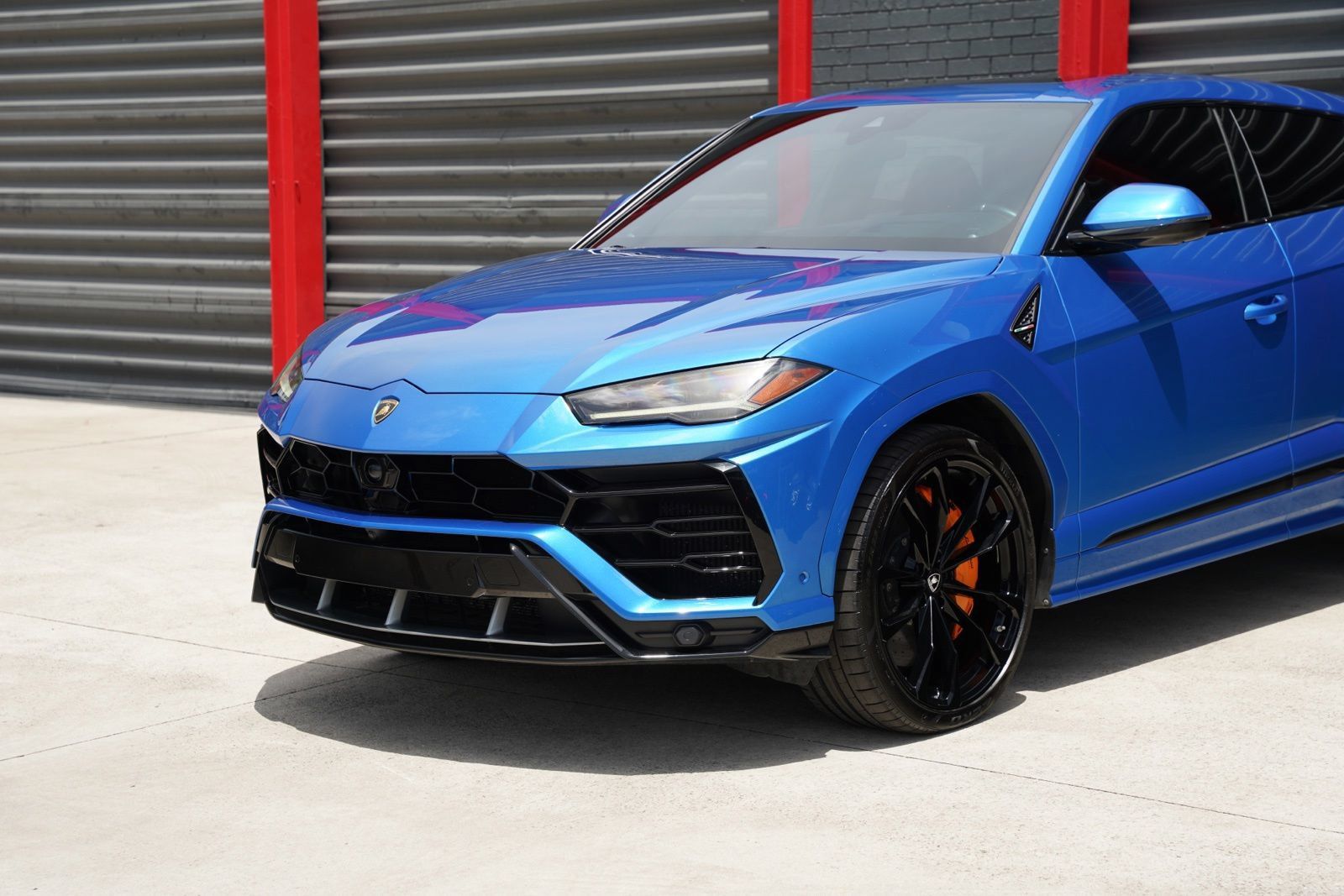 Used 2020 Lamborghini Urus AWD/4WD image 3