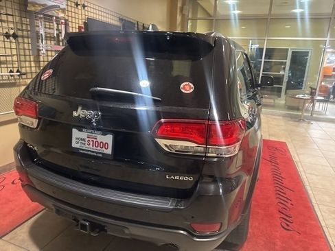 Used 2021 Jeep Grand Cherokee Laredo image 12