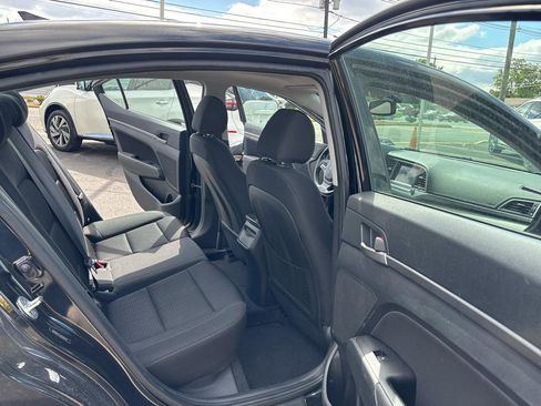 Used 2018 Hyundai Elantra Value Edition FWD image 15