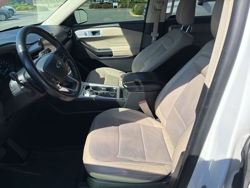 Used 2020 Ford Explorer Limited w/ Class III Trailer Tow Package image 9