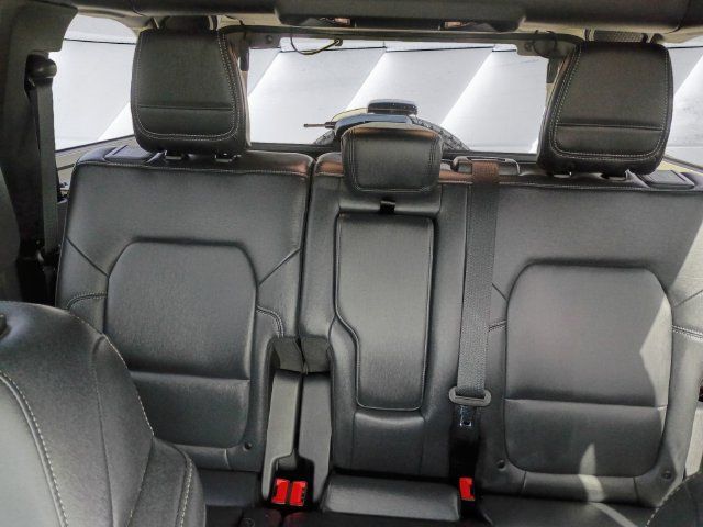 Used 2025 Ford Bronco Badlands AWD/4WD image 14