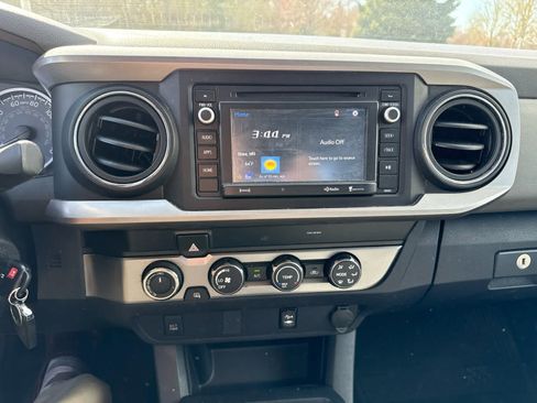 Used 2019 Toyota Tacoma SR5 w/ Four Season Floor Mat Package image 13