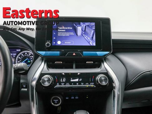 Used 2024 Toyota Venza LE image 11