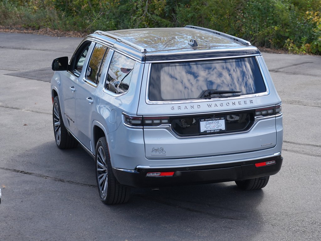 Used 2023 Jeep Grand Wagoneer Series III AWD/4WD image 5