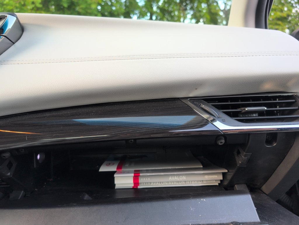 Used 2015 Toyota Avalon XLE FWD image 38