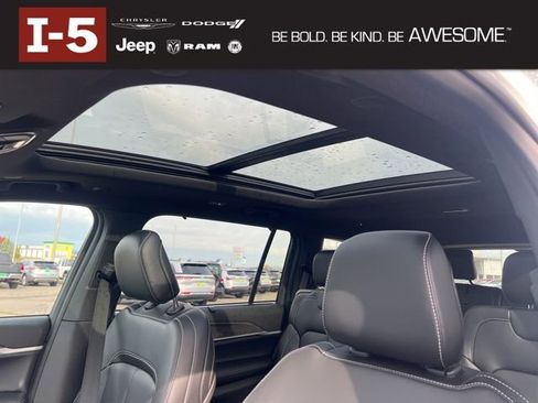 New 2025 Jeep Grand Cherokee L Limited w/ Luxury Tech Group II image 19