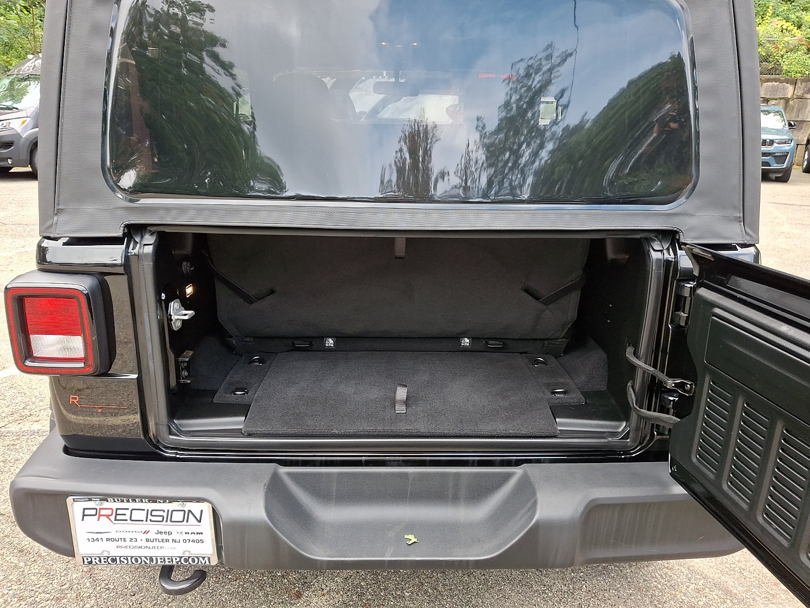Certified 2023 Jeep Wrangler Sport AWD/4WD image 28