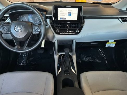 Used 2025 Toyota Corolla Cross L FWD image 13