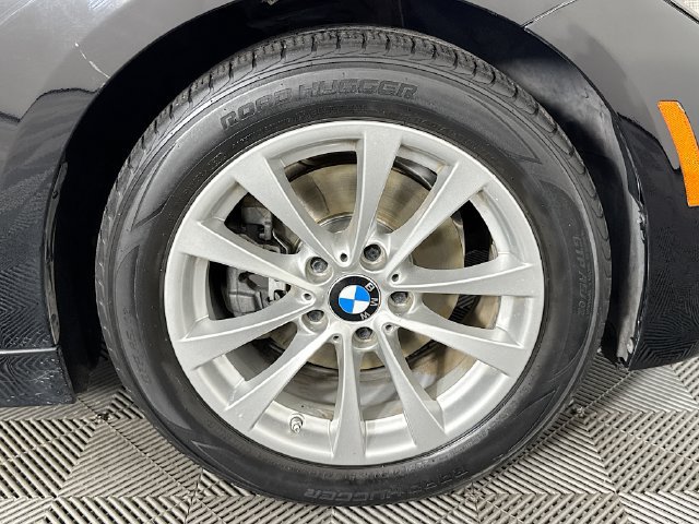 Used 2016 BMW 320i Sedan w/ Driver Assistance Package RWD image 29