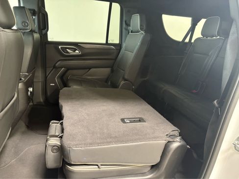Used 2024 GMC Yukon XL SLT AWD/4WD image 16