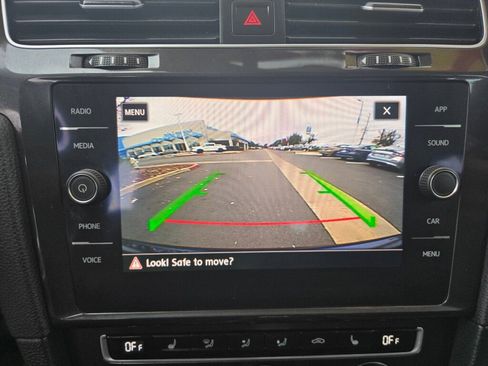 Used 2019 Volkswagen e-Golf SE w/ Driver Assistance Package image 13