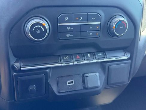 Used 2019 Chevrolet Silverado 1500 Custom w/ Custom Value Package RWD image 18
