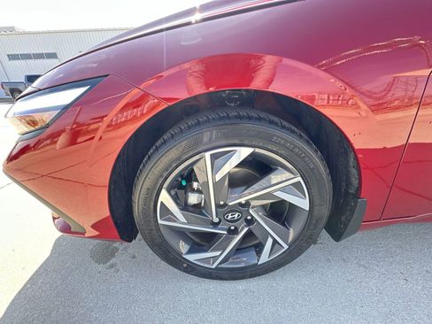 Used 2025 Hyundai Elantra Sport image 31