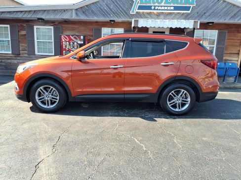 Used 2017 Hyundai Santa Fe Sport image 6